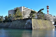 福井県庁、籠城戦に向いている