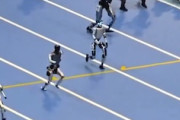 【動画】北京で行われた2足歩行ロボットによる100メートル走が面白い。