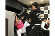 【悲報】BreakingDownの久保田覚さん、会見で相手を椅子でぶん殴り目から流血させるｗｗｗｗｗｗ