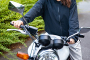【驚愕】バイク系の女YouTuberさんがポンポン新車が買える理由ｗｗｗｗｗｗ