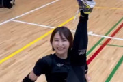 【動画】美人お姉さん、バランス感覚がすごすぎる