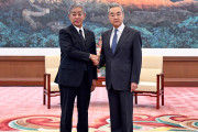 中国様が怒っていらっしゃるぞ！って　〜　【AERA】古賀茂明氏「岩屋氏は異例の厚遇なのに高市首相は呼び捨て。これは日本に対する警告」