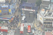 ハーレーとゲレンデヴァーゲンが事故　ハーレーが歩道に乗り上げ8人けが