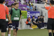 【動画】横浜FC三田、ベンチなのにレッドカードで退場