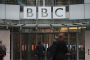 イギリス公共放送BBC「受信料徴収廃止を目指します　最大1000人を人員削減します　今後はテレビよりネットを最優先します」