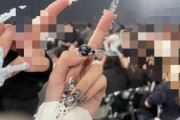 Adoさん、ガチで女に嫌われ始める・・・KPOPのライブイベントに出たら「〇ね」まで言われる始末