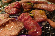 【論破不能】焼肉屋行くやつは馬鹿、百均で網と皿買ってきて自宅で肉焼いた方が安くて美味い