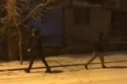 【動画】西部劇の決闘スタイルで雪合戦をやってみた結果w(ﾟoﾟ)w