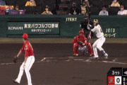 阪神　近本光司の2塁打から三盗と悪送球で追加点