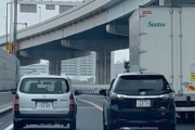 【動画】トラックと商用バンの見事なコンビネーションで煽り運転のブロックに成功ｗｗｗｗ