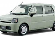 安い車は高級車に対しては道を譲らないといけないってルールにしない？