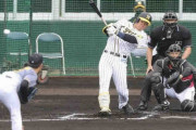 阪神・佐藤輝　左腕も打てる！　高橋から右翼線二塁打