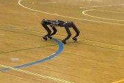 【ロボット】秒速3.3m…広島大・東工大が開発、哺乳類型関節4脚車輪で〝世界最速〟ロボの性能