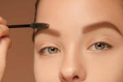 眉毛を整えるのが苦手。眉毛サロンに行ってもいまいち。みんなどうやって整えてるの？