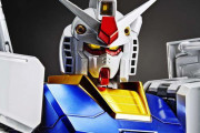 【画像】「機動戦士ガンダム」に登場するガンダムが超豪華メッキ塗装！全身に艶消しメッキ加工を施したプラモデルで登場