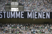 無観客試合に約1万3000人がスタンドに集結！ ブンデスリーガでなぜ?