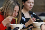 ウクライナの首都キエフでラーメン店麺屋武蔵が人気に