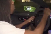 【流血注意】黒人さん、無茶な運転をしてランボルギーニを壊してしまう(@_@;)