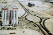 【画像】ではここで、ドバイのビフォーアフター風景（1981 vs. 2016）をご覧下さい・・・俺たちのトヨタすげえええええええ！