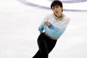 【悲報】羽生結弦ファンのババア、プーさんじゃ満足できずヤバいものを投げ込む