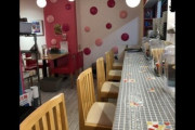 【うおおおお】タピオカ専門店が潰れてラーメン屋に　内装とのギャップがすごいことにwwwwwwww（画像あり）