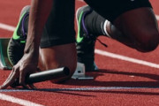陸上選手さん、まさかの競技中に走者を殴るｗｗｗｗｗｗ