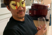 ◆画像◆岡崎慎司さん、仮面つけてワイングラスを傾けるｗｗｗ
