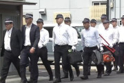 【動画】暴力団事務所に大阪府警が家宅捜索…警察こわすぎいい
