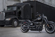 映画「ターミネーター2」でお馴染みのハーレー「ファットボーイ」…30周年記念モデルが2500台限定で登場！
