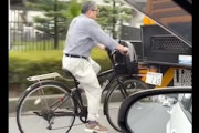 いやいや（笑）京都で信じられない自転車おじさんが撮影されるｗｗｗ