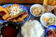 ドラマの食事シーンの配置が物議 ご飯が中央、みそ汁が左端に指摘相次ぐ･･･ 「関西では左手前にご飯」「左利きの場合は？」議論白熱