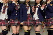 【悲報】AKB48さん…お金なさすぎて衣装の靴がボロボロｗｗｗｗｗｗｗｗｗｗｗｗｗｗ