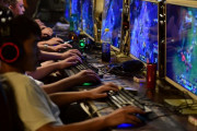 中国「未成年はネットゲーム週3時間までとする、平日は禁止だ」