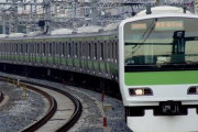 人身事故で遺体が床下に転がった電車内「車掌のアナウンスおもろｗ」「片付けがんばってくださーいｗ」→様々な声が寄せられる