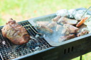 BBQで他の人が手伝おうとしたので「あとはこいつ(彼女)に全部やらせるから」って言ったら振られたんだけど・・・
