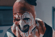 【えぇ…】アメリカで公開されたホラー映画『テリファー2』、あまりにグロすぎて嘔吐・失神する人続出