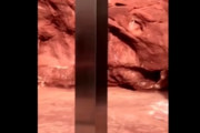 海外「どうせイタズラだろ」米ユタ州砂漠の奥地で「謎の鉄柱」が発見される！←不気味過ぎる　海外の反応