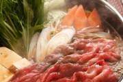 報告することがあるので義実家に行ったらすき焼きの準備が。でも私の分の皿と箸がない。トメ「あら～うっかり忘れちゃったわ～」私「妊娠したんですけどもう会うのやめましょう」