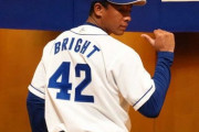 NPB「背番号42は縁起が悪い！だから日本語わからん助っ人につけさせたろｗ」←これ