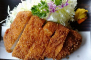 関西人「トンカツの端食べるﾓｸﾞﾓｸﾞ」オレ「え゛ぇ゛端っこ食べるの！？」関西人「残すの悪いじゃないですか」オレ「……」→結果ｗ