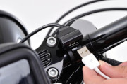 バイクにUSB充電つけてるやつｗｗｗｗｗｗ