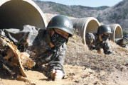 韓国軍将兵、マスクを着けて各個戦闘訓練…軍部隊における新型コロナの累積確定患者数は38人！
