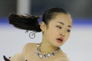 13歳の島田麻央ジュニアGPシリーズ初出場初優勝 冒頭でトリプルアクセル着氷