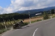 バイク女子さん、盛大に事故ってしまう、、、