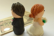 結婚にメリットを感じる男性が年々減少　「結婚したら月3万円台の小遣いにされる」