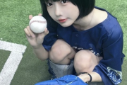 「ノーバンってやつでギリいけました」あのちゃんが全身青コーデで始球式に登場