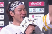 柳田悠岐「ありがとうございます！宇佐見選手！」スイングイメージして決勝弾