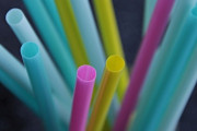 中国政府、プラスチックストローを禁止へ