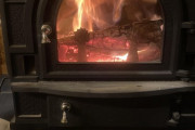 今日休みだから薪ストーブやる