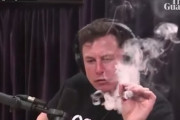 【狂気】イーロン・マスクさん、生配信中に大麻を吸ってしまう…